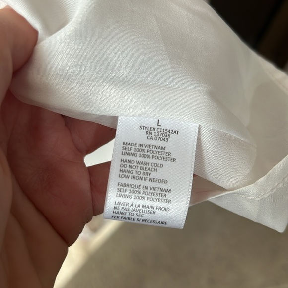 Fully Lined Flowy Floral Blouse - Picture 6 of 8